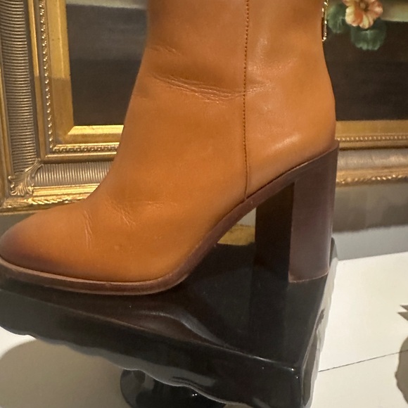 ANTONIO MELANI Tan Ankle Boots with Stacked Heel - Picture 2 of 7